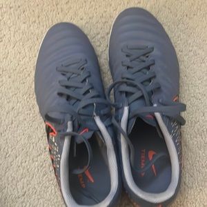 Nike indoor soccer shoes men’s size 10